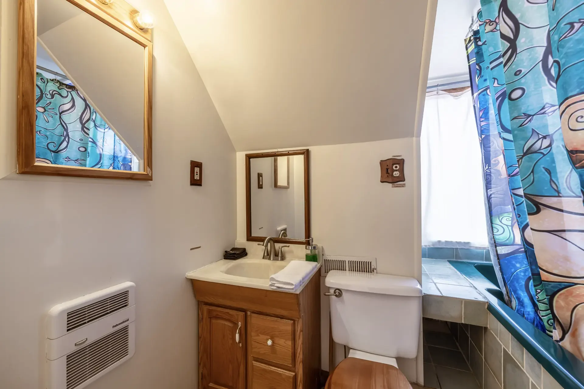 Balcony Suite - Image 9
