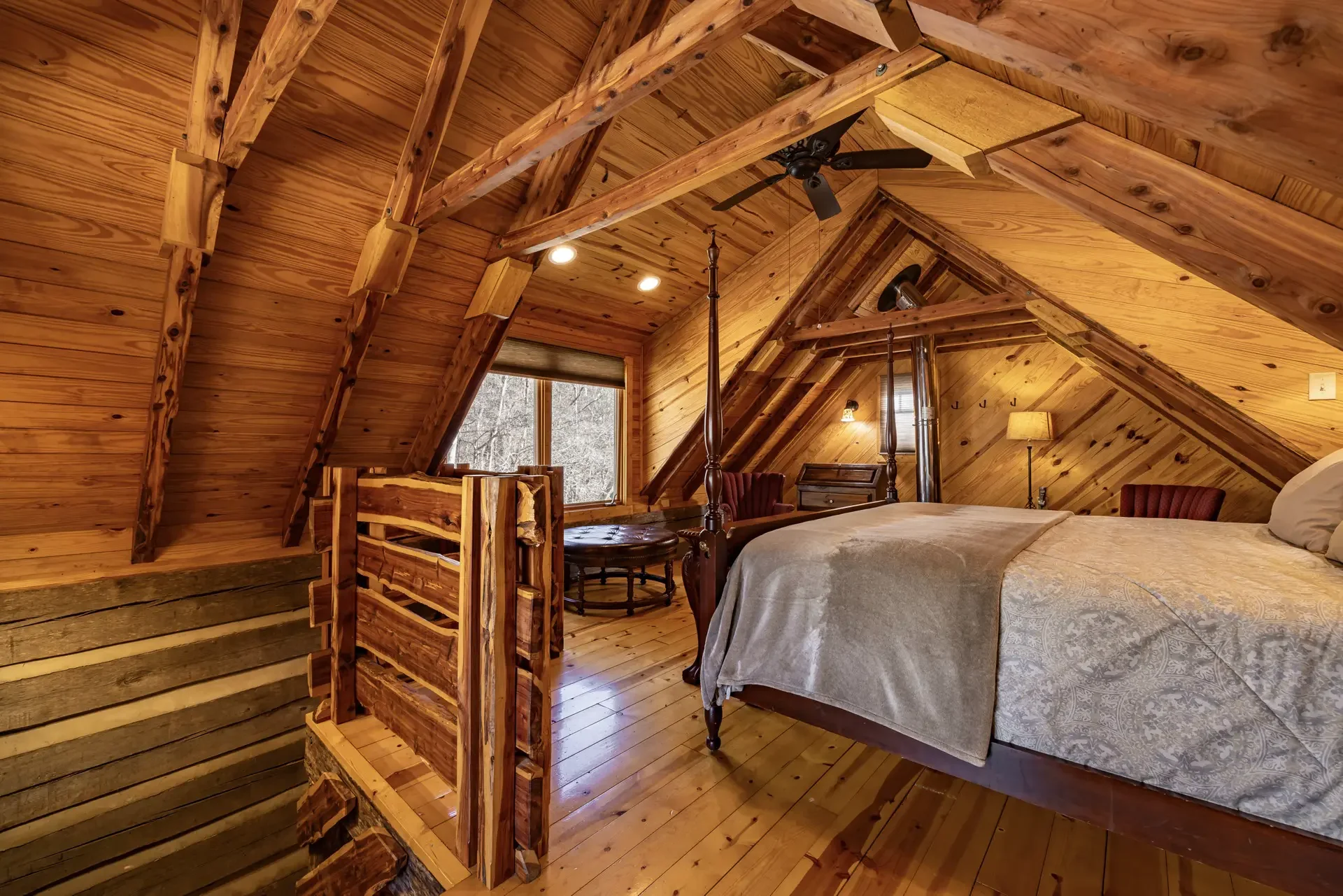 Log Cabin on the River - Image 10