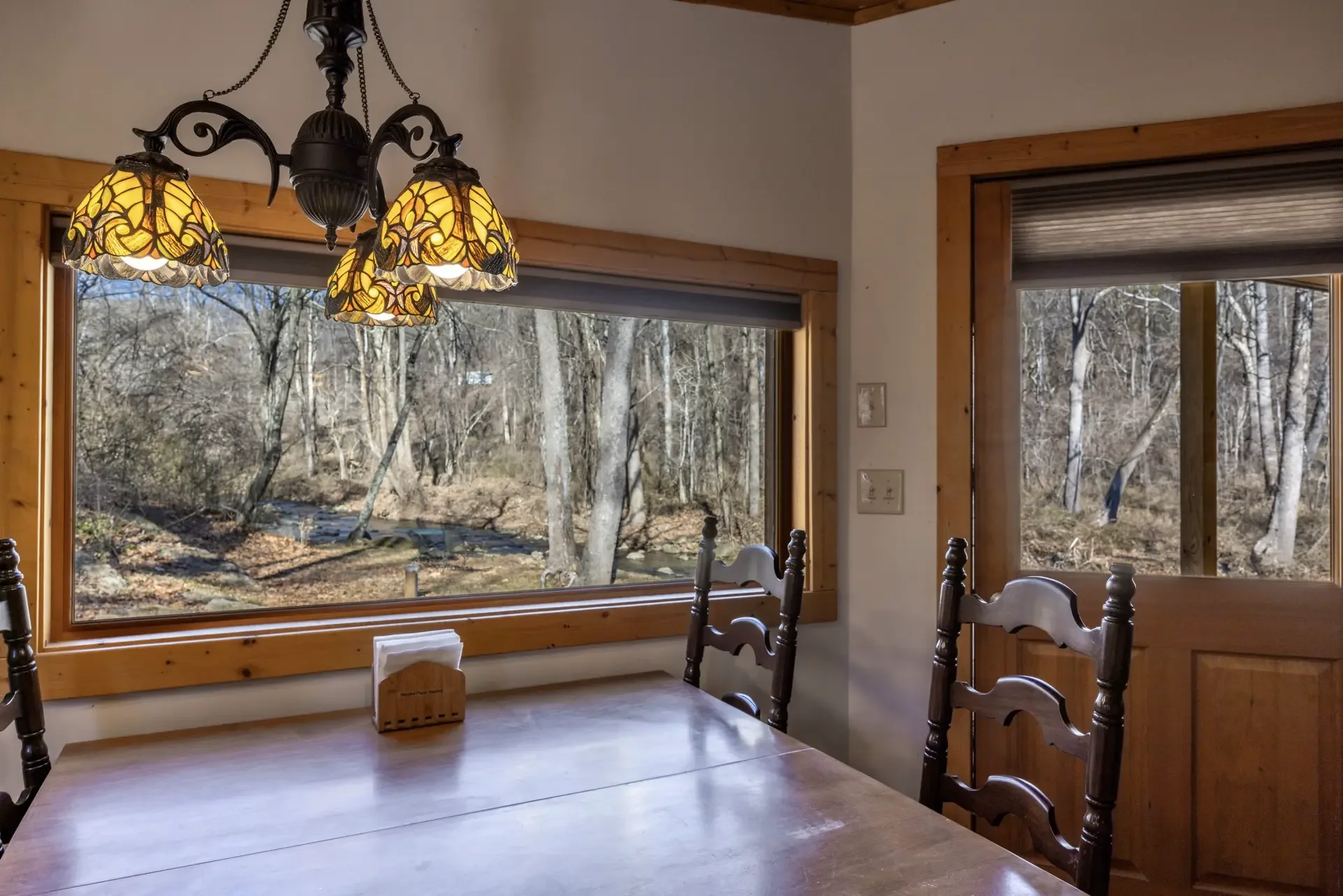 Log Cabin on the River - Image 20