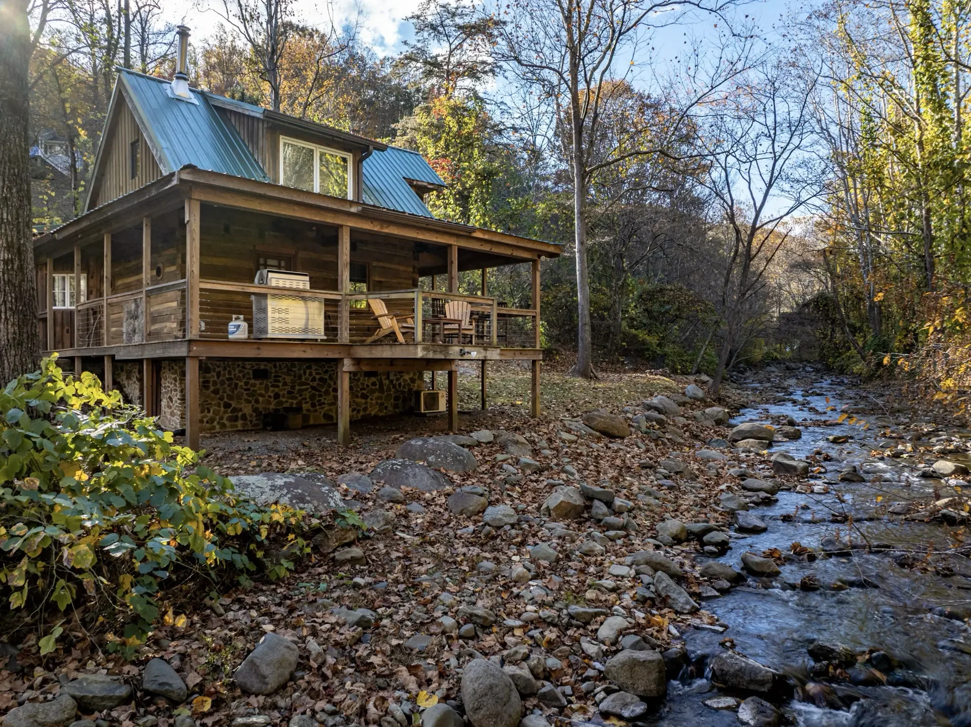 Log Cabin on the River - Image 2