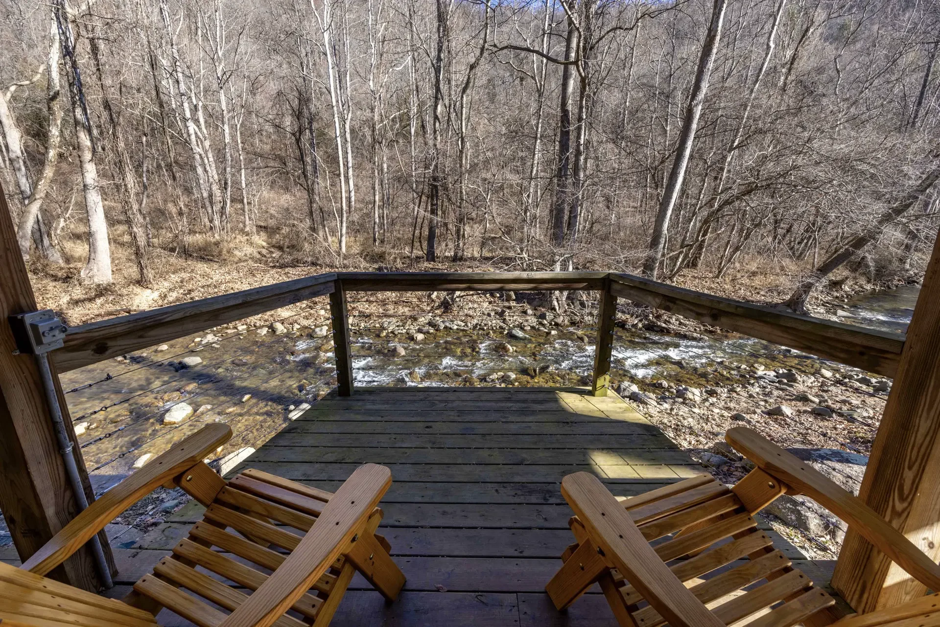 Log Cabin on the River - Image 30