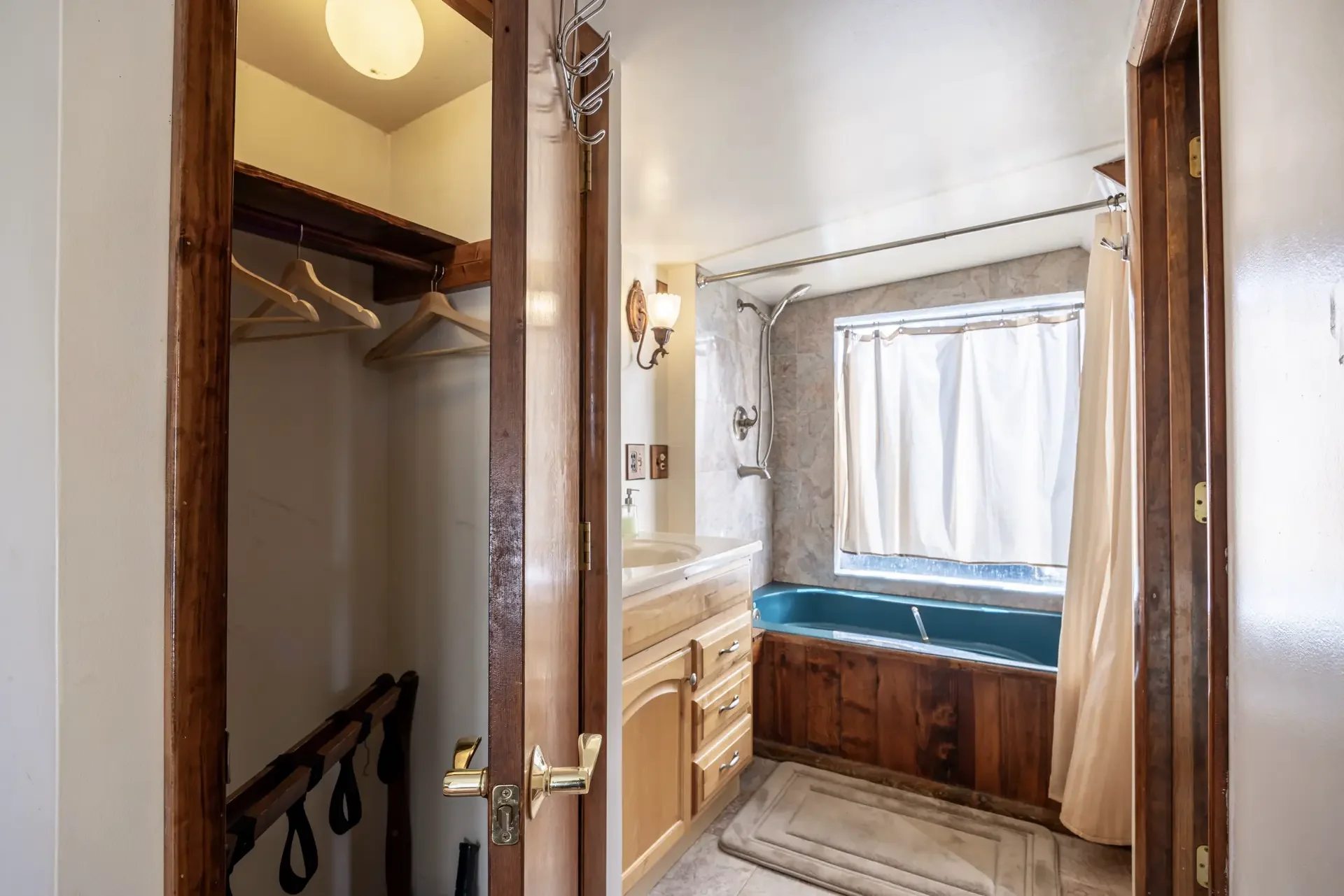 Royal Suite - Image 5