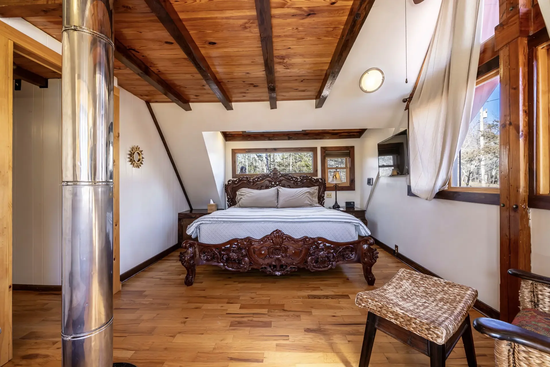 White Lotus Suite - Image 3
