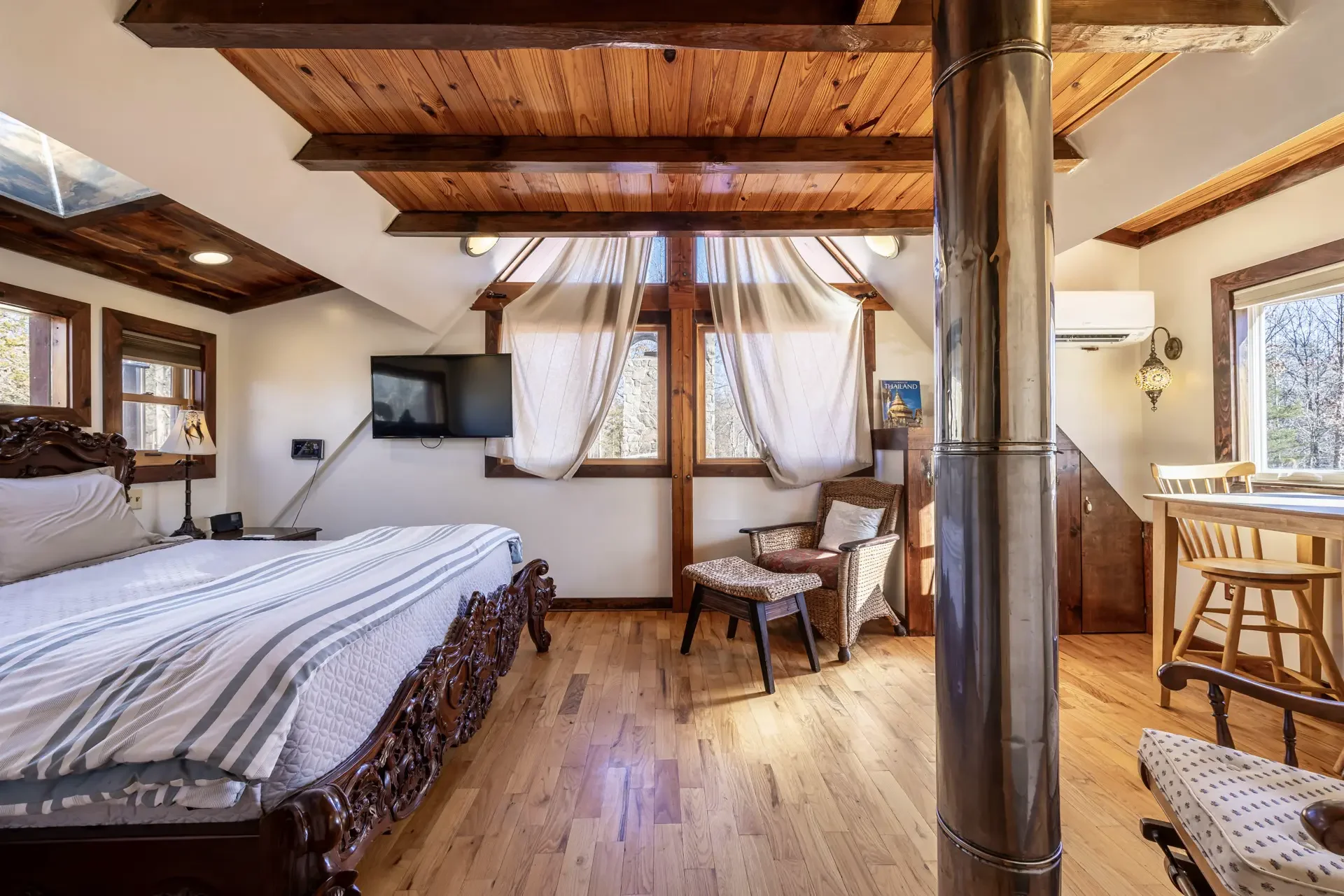 White Lotus Suite - Image 9